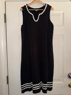 Talbots Black Midi Shift Dress with White Scalloped Trim. Sz 1x